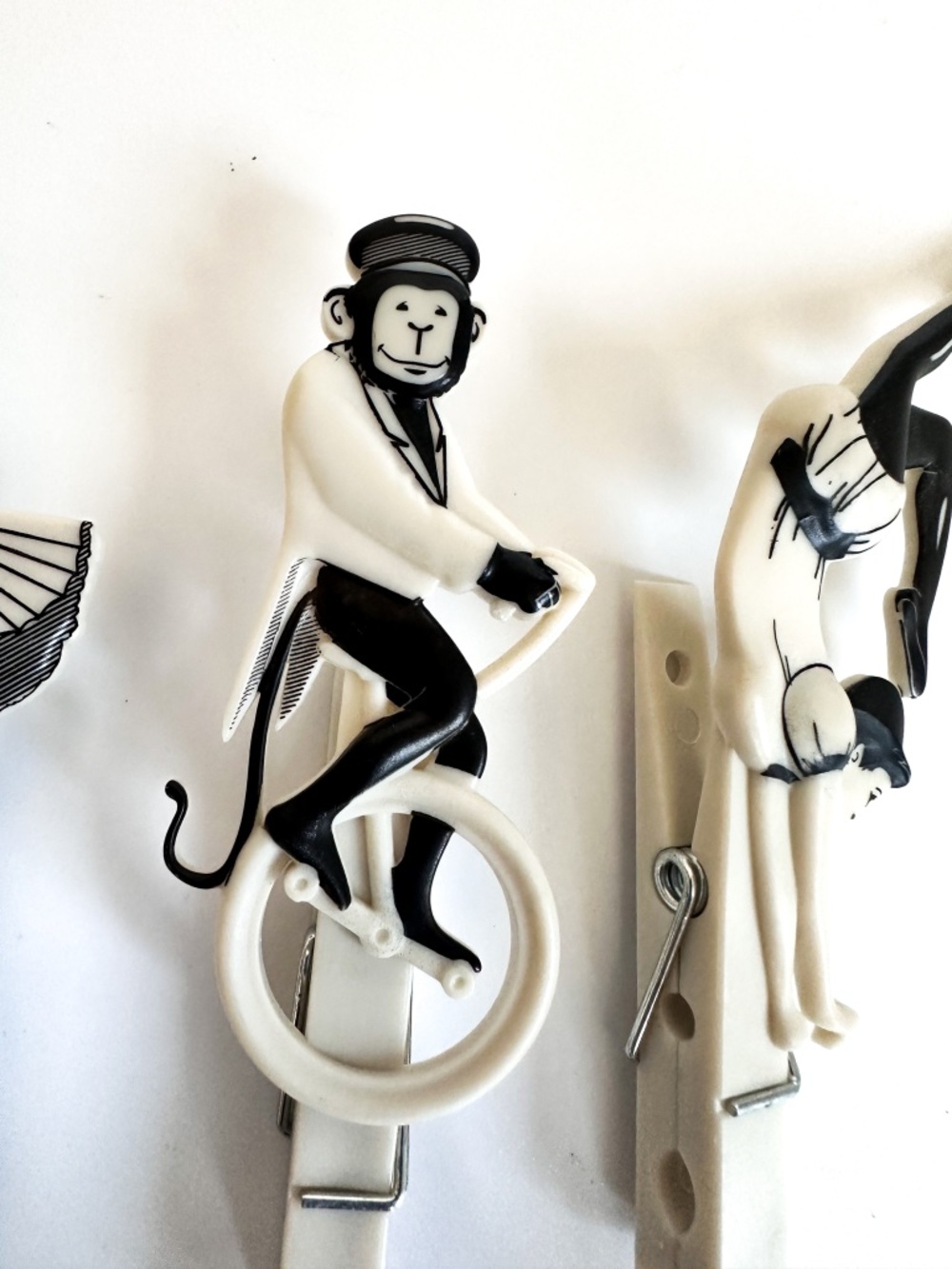 Ornamental Circus People Clothes Pins  The Amazing Pegzini Family Laundry Pegs - Picture 6 of 11